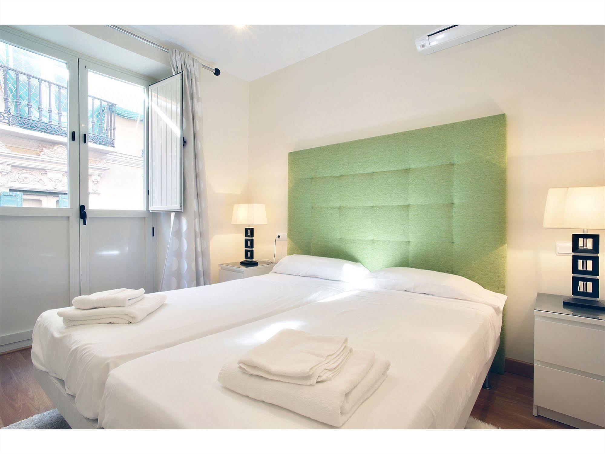 Apartamentos Unisierra مالقة المظهر الخارجي الصورة