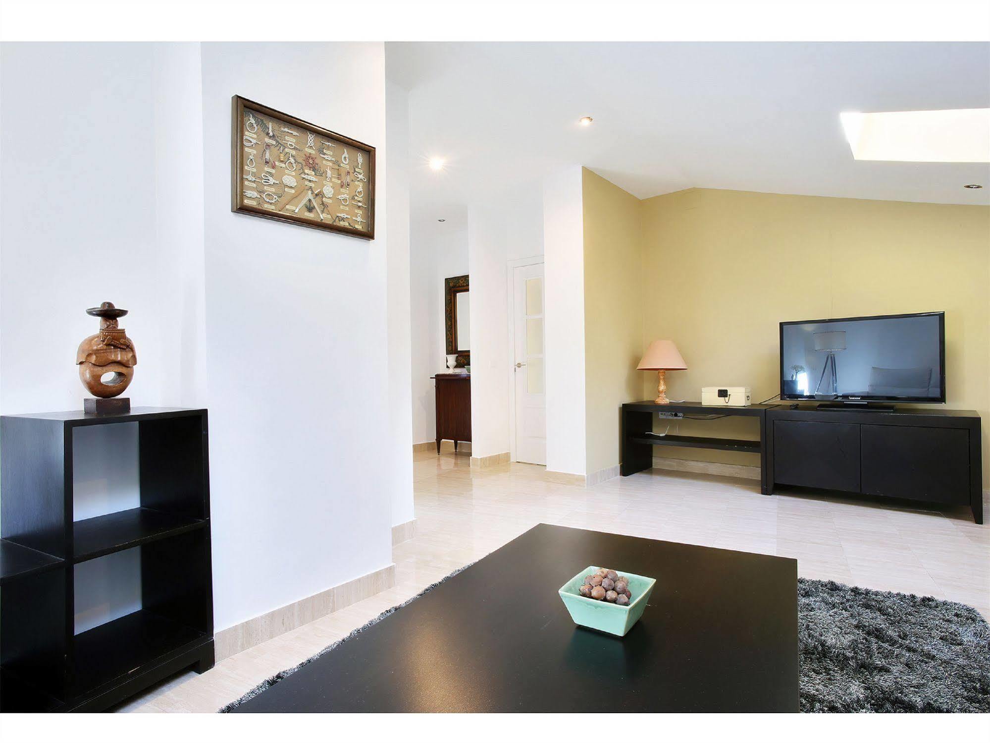 Apartamentos Unisierra مالقة المظهر الخارجي الصورة