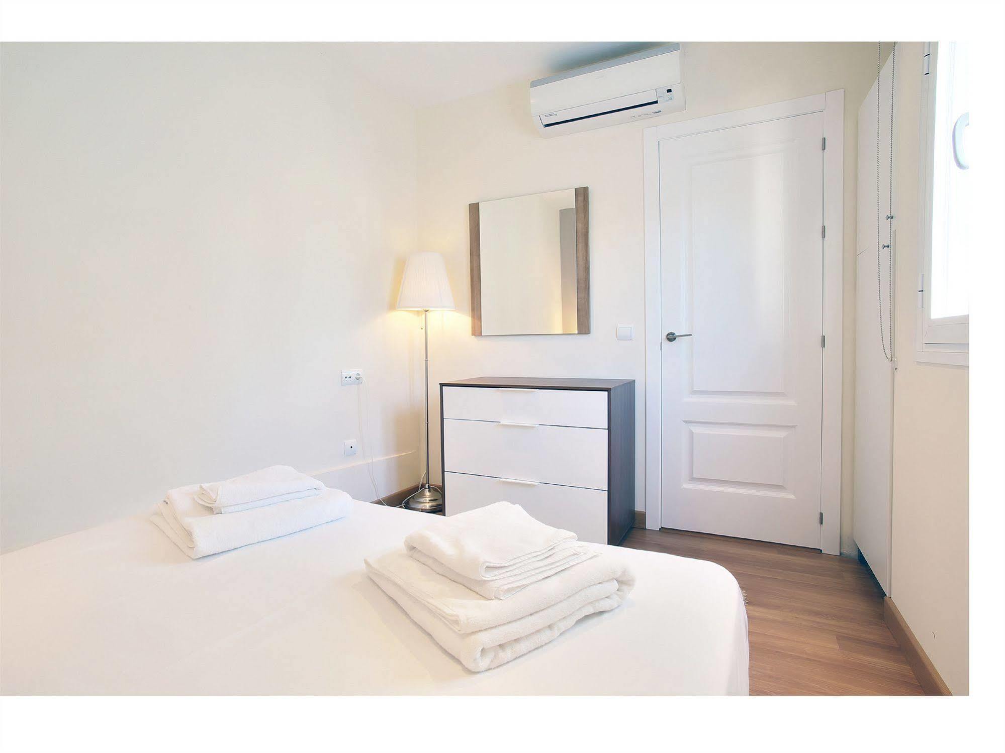 Apartamentos Unisierra مالقة المظهر الخارجي الصورة