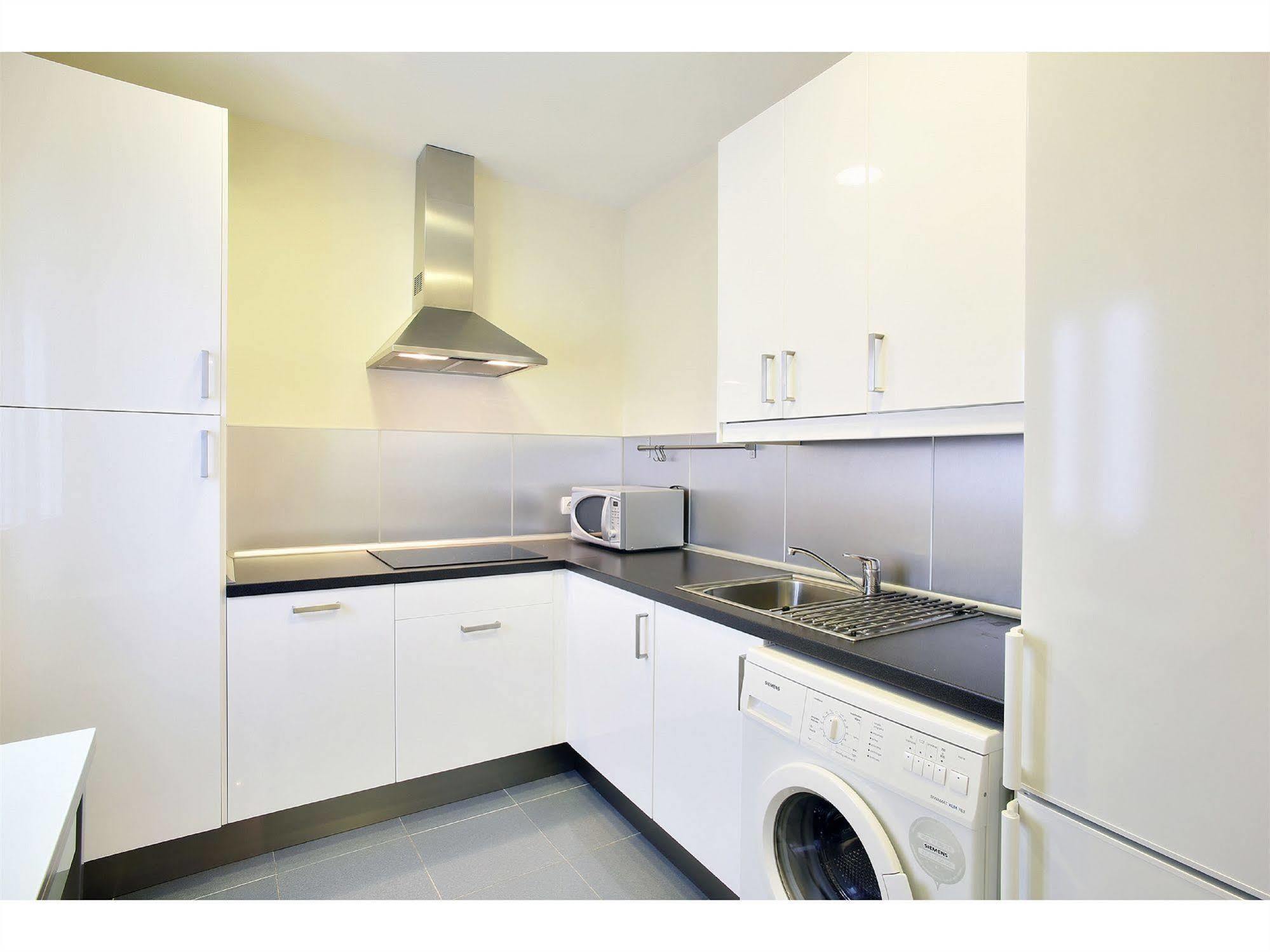 Apartamentos Unisierra مالقة المظهر الخارجي الصورة
