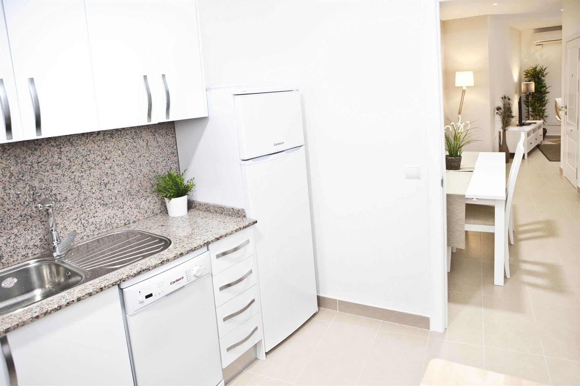 Apartamentos Unisierra مالقة المظهر الخارجي الصورة